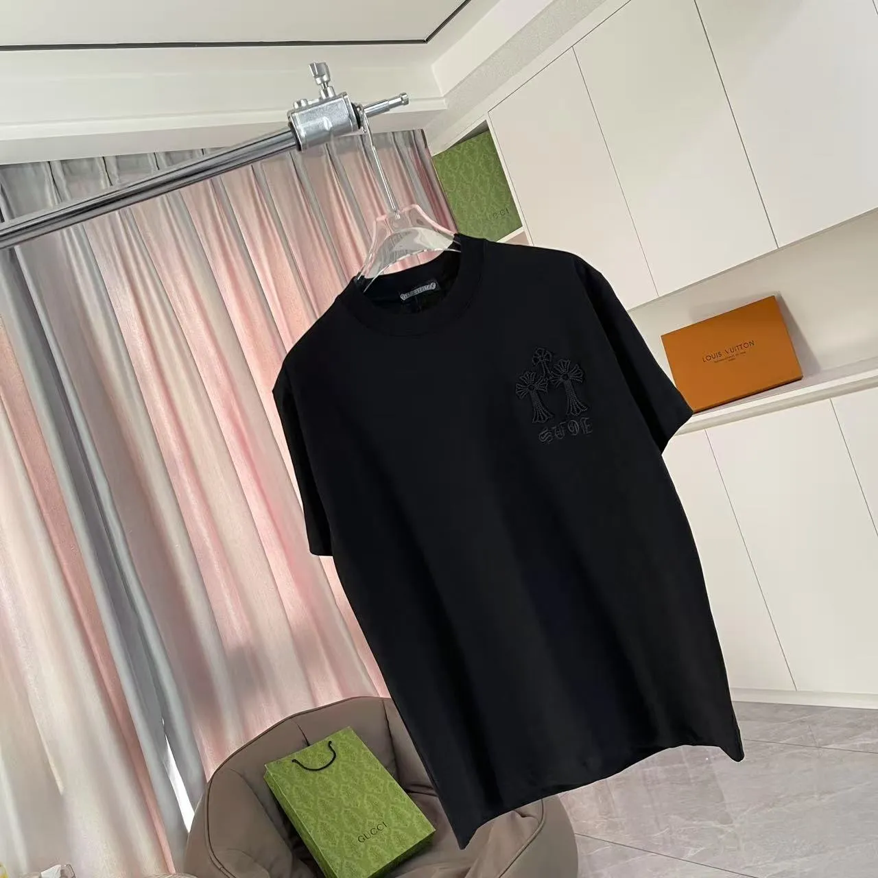 🅿️200 ch Cro* 2025 summer new style Sanskrit horseshoe cross cross vacuum embroidery short-sleeved t-shirt custom fabric 300g same style for men and women Size: S M L XL XXL Five codes Color: black white